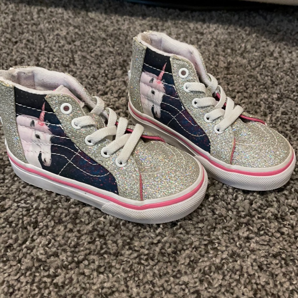 Size 6 toddler vans brand new